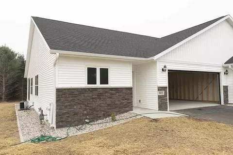 820 Green Pastures Trl, Plover, WI 54467