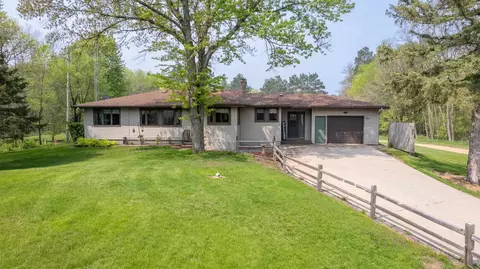 3216 W River Dr, Stevens Point, WI 54481