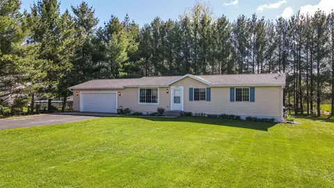 2400 Ok Bluff Cir, Plover, WI 54467