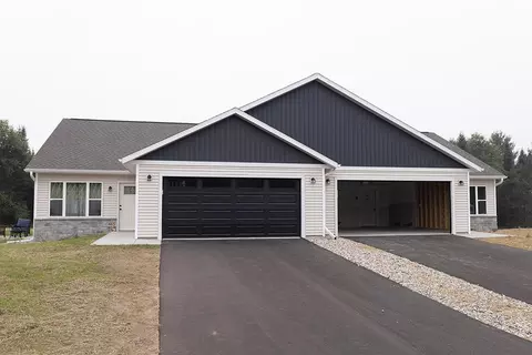 830 Green Pastures Trl, Plover, WI 54467