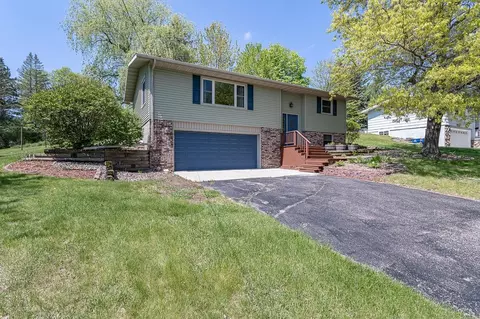 900 Hollywood Dr, Merrill, WI 54452