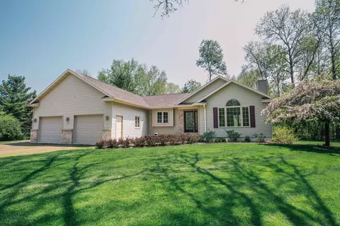 819 Oak Ridge Dr, Greenwood, WI 54437