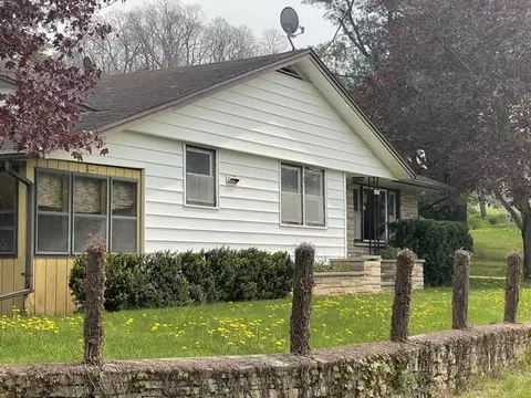 n9794 Wisconsin 49, Iola, WI 54945