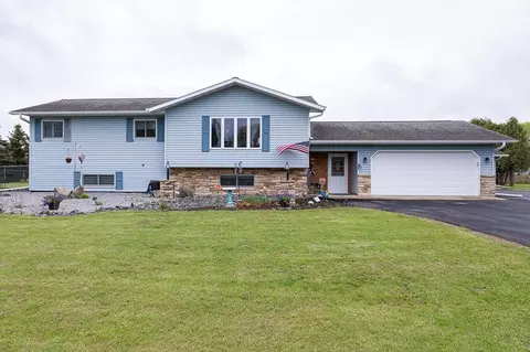 605 Lepak St, Hatley, WI 54440