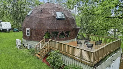 158 N High St, Amherst, WI 54406
