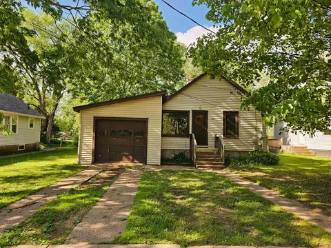 110 Fairview Ln, Nekoosa, WI 54457