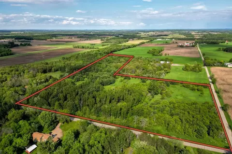 5695 Oak Dr, Amherst, WI 54406