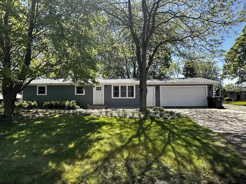 7907 Fir St, Hewitt, WI 54441