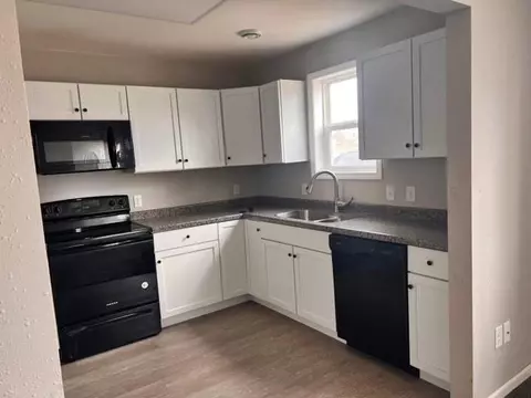 700 E 2nd St, Marshfield, WI 54449 photo 4