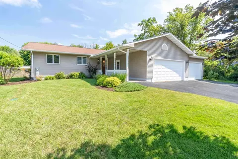 142 Fairview Ln, Nekoosa, WI 54457