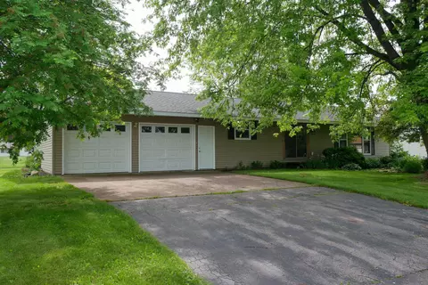 160 N 5th St, Dorchester, WI 54425