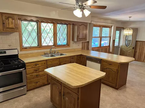 n3948 Deer Path, Hancock, WI 54943 photo 9