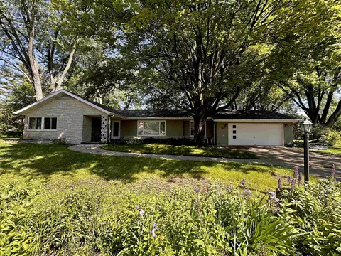 915 Martin Dr, Marshfield, WI 54449