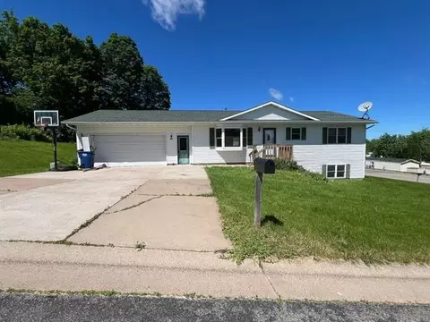 1203 Heindl St, Marathon, WI 54448