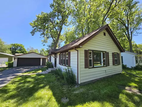 313 First St, Delavan, WI 53115 photo 2