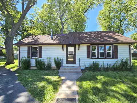 313 First St, Delavan, WI 53115