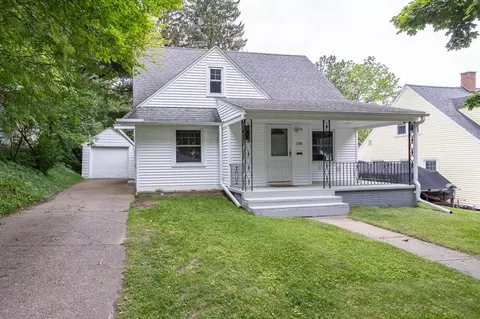 305 S 10th Ave, Wausau, WI 54401