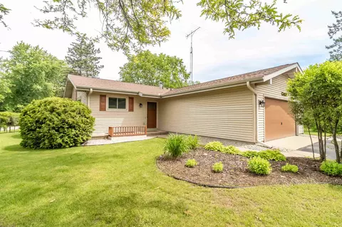 2400 Easlan Dr, Plover, WI 54467