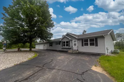 250 Leisure Ln, Nekoosa, WI 54457