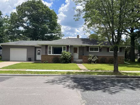 904 11th St, Mosinee, WI 54455