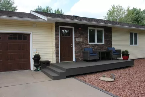 1110 Arnold St, Rothschild, WI 54474