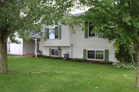 1500 Nicklaus Dr, Merrill, WI 54452
