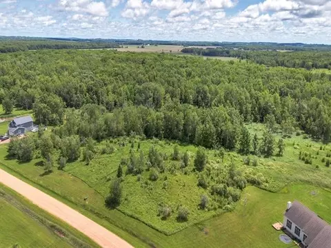 w813 West Rosewood Drive, Chili, WI 54420