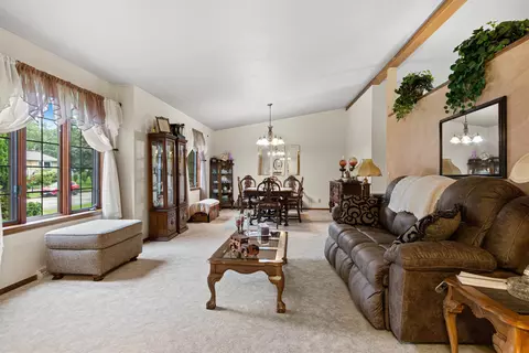 Living - 215 Sharp Ave, Reeseville, WI 53579 photo 4 of 5