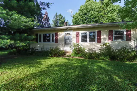 n7752 County Road J, Iola, WI 54945