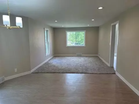 Living - 111 S Cherry Ave, Marshfield, WI 54449 photo 2 of 3