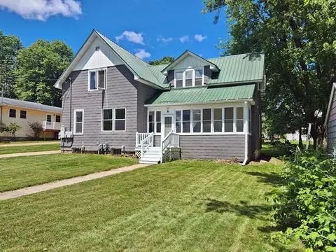 909 W Blodgett St, Marshfield, WI 54449