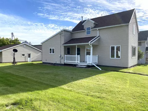 211 W Beech St, Edgar, WI 54426