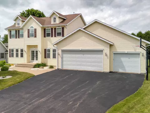 1213 W Ridge Rd, Marshfield, WI 54449