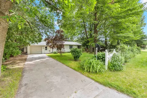 3265 Minnesota Ave, Stevens Point, WI 54481