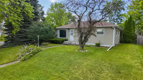 1396 James Cir, South Milwaukee, WI 53172