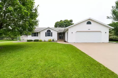 606 W 12th St, Marshfield, WI 54449