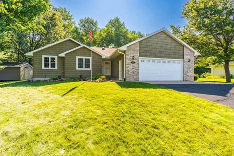 10107 Standing Oak Dr, Weston, WI 54476