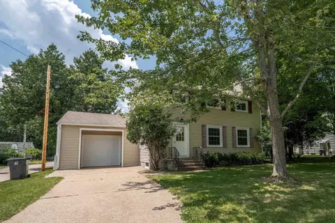 921 1st St, Port Edwards, WI 54469