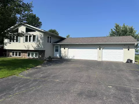 277 N 4th St, Dorchester, WI 54425