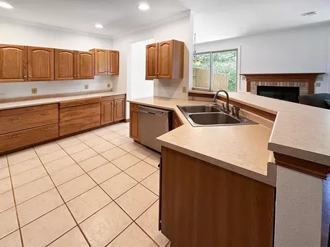 5213 Pine St, Weston, WI 54476 photo 11