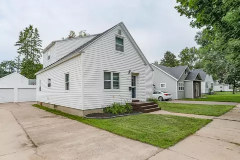 916 N 6th Ave, Wausau, WI 54401
