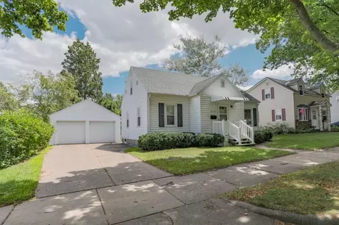 319 N 8th Ave, Wausau, WI 54401