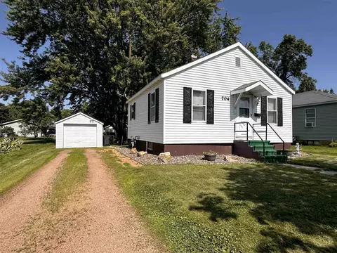 704 S Palmetto Ave, Marshfield, WI 54449