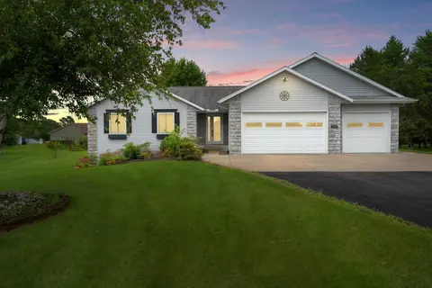 2195 Seville Rd, Kronenwetter, WI 54455
