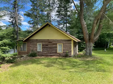 5915 River Dr, Crandon, WI 54520