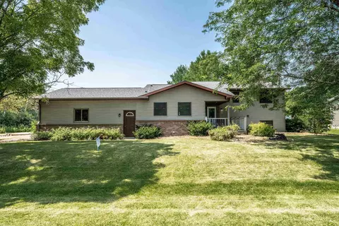 4879 3rd St, Vesper, WI 54489