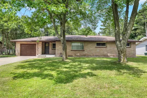 3232 Welsby Ave, Stevens Point, WI 54481