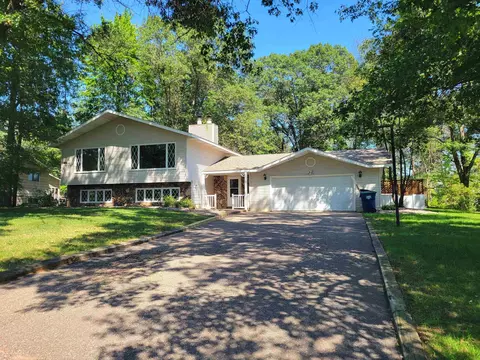 2258 N Glendalen Rd, Kronenwetter, WI 54455