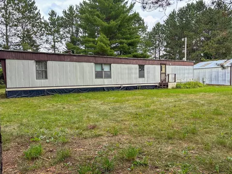 10453 Sand Lake Rd, Nashville, WI 54520