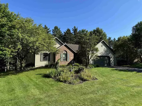 6003 High Ridge Cir, Weston, WI 54476